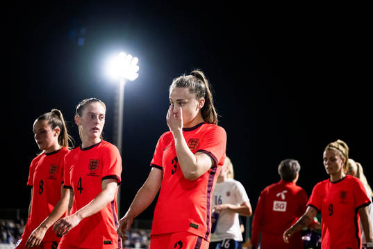 Keira Walsh and Niamh Charles of England