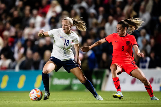 Frida Maanum of Norway and Ella Toone of England