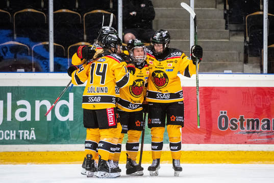 Luleås Jenni Hiirkoski jublar