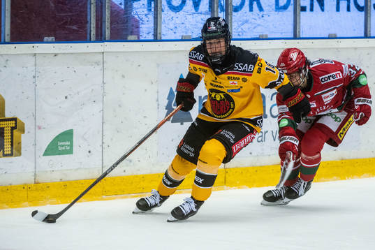 Luleås Petra Nieminen och Modos Mariam El-Mahmadi