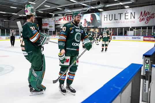 Kristianstads målvakt Jörgen Hanneborg och Rikard Olsen