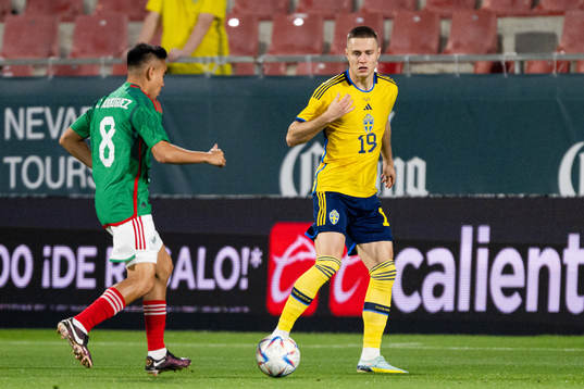 Carlos Rodriguez of Mexico and Mattias Svanberg of Sweden