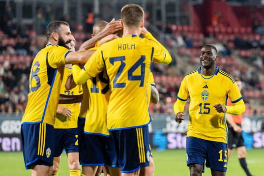 Mikael Ishak, Mattias Svanberg , Emil Holm and Ken Sema of