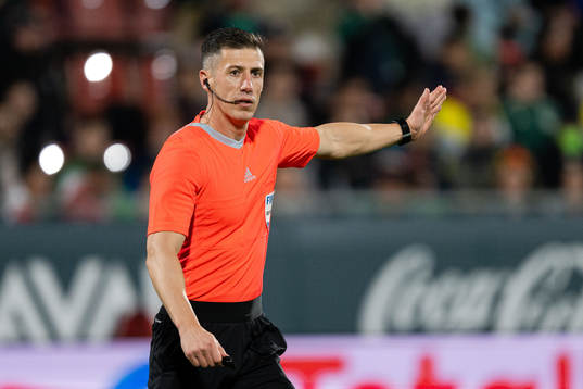 Referee Cesar Soto Grado