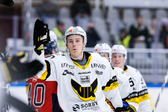 Västerås Isak Skedung jublar