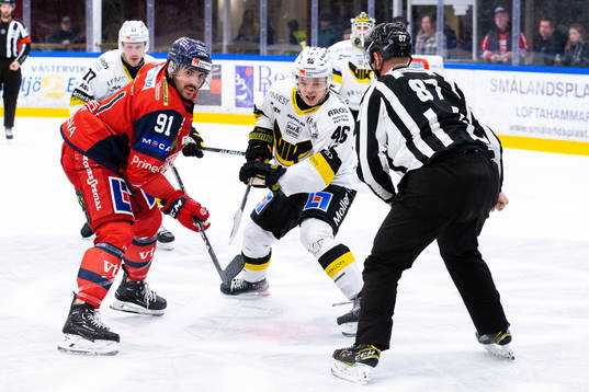 Västerviks Marcus Vela och Västerås Liam Dower Nilsson