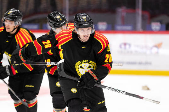 Brynäs Johannes Kinnvall jublar