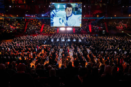 Börje Salming tilldelas priset NHL Honorary Award