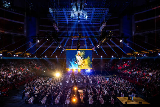 Börje Salming tilldelas priset NHL Honorary Award