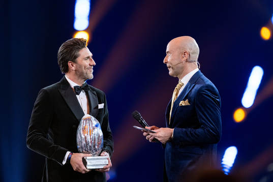 Programledare Mark Levengood och Henrik Lundqvist som