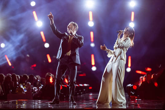 Peter Jöback och Petra Marklund