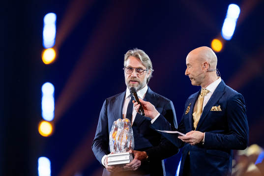 Peter Forsberg tilldelas priset Tidernas Forward, herr