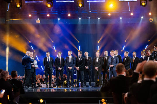 Tre Kronor OS-laget 2006 tilldelas priset Tidernas lag