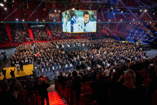 Börje Salming tilldelas priset NHL Honorary Award