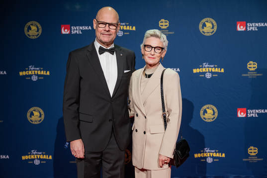 Thomas Rundqvist med sällskap på röda mattan