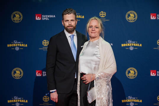 Ulf Lundberg med sällskap på röda mattan
