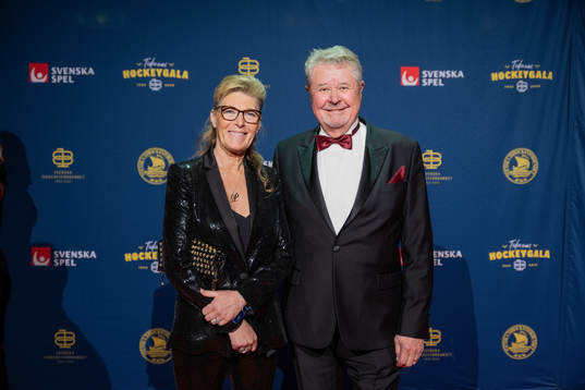 Percy Nilsson med sällskap på röda mattan
