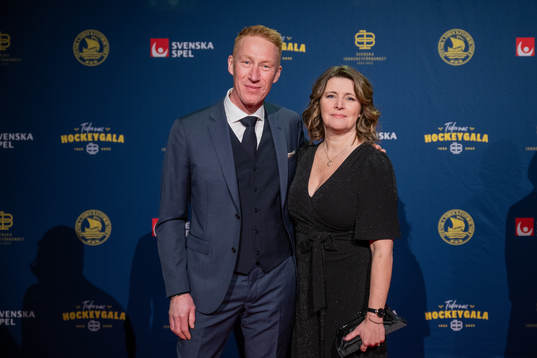 Jörgen Jönsson med fru Marie-Louise på röda mattan
