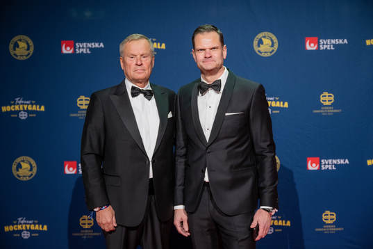 Patrik Hofbauer (t h), vd Svenska Spel, på röda mattan