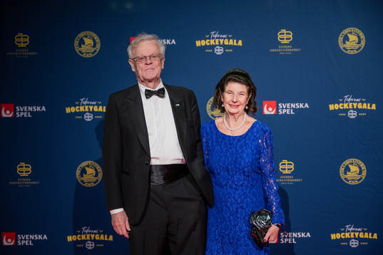 Björn Eriksson med fru Helena på röda mattan