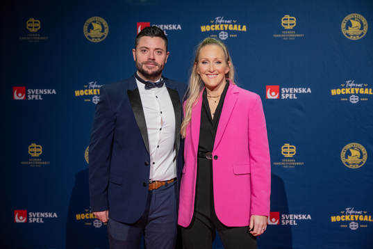 Kim Martin Hasson med sällskap på röda mattan