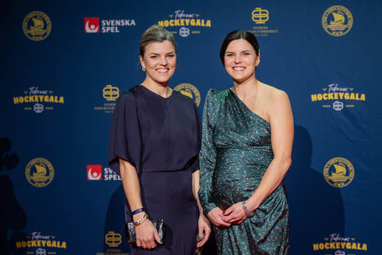 Jenny Kallur och Susanna Kallur på röda mattan
