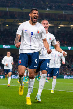 Ohi Omoijuanfo of Norway celebrates with teammate Leo Skiri
