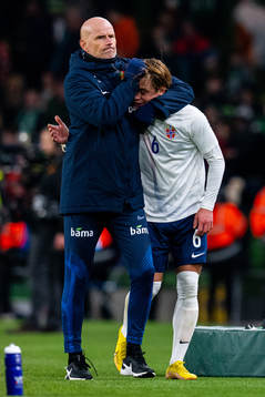 Ståle Solbakken, head coach of Norway, and Patrick Berg