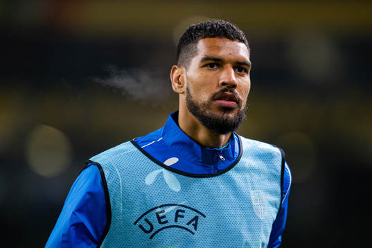 Ohi Omoijuanfo of Norway warms up