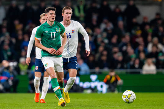 Callum O'Dowda of Ireland and Ola Solbakken of Norway