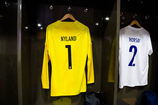 The kits of goalkeeper Ørjan Håskjold Nyland and Morten