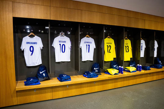 The kits of Ohi Omoijuanfo, Martin Ødegaard, Mohamed