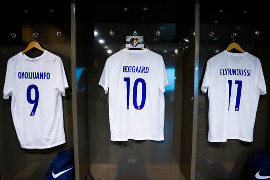 The kits of Ohi Omoijuanfo, Martin Ødegaard and Mohamed