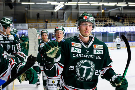 Tingsryds Simon Åkerström jublar