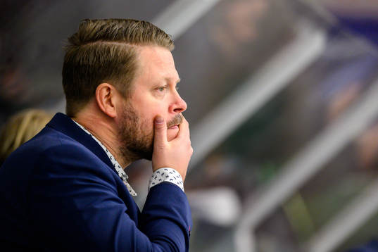 Tingsryds tränare Fredrik Glader deppar
