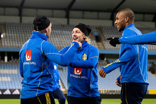 Magnus Eriksson, Emil Forsberg and Isak Hien of the Swedish
