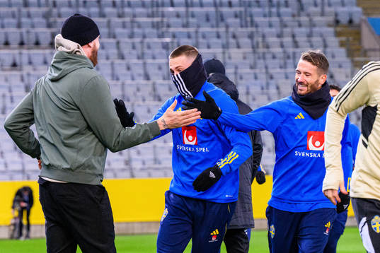Former player Pontus Jansson and Mattias Svanberg and