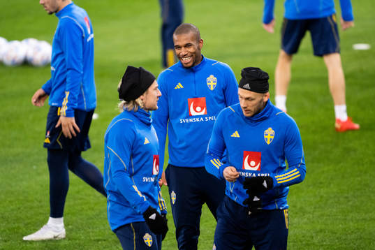 Emil Forsberg, Isak Hien and Magnus Eriksson of the Swedish