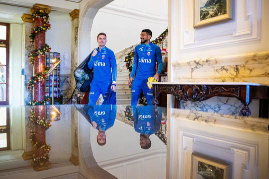 Kristoffer Zachariassen and Ohi Omoijuanfo of the Norwegian
