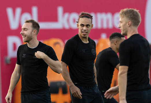 [DK=20221118: Herrelandsholdet træner i Doha, Qatar -