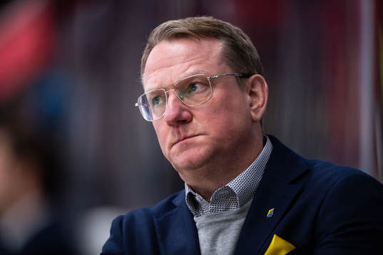 Södertäljes tränare Magnus Bogren deppar