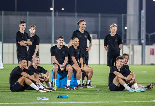 Bläddra bland fler bilder av Fotboll, VM, Danmark, Träning