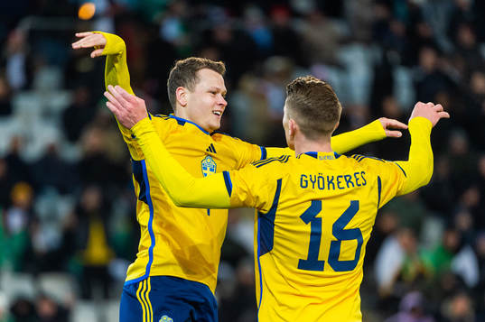 Viktor Claesson of Sweden scored 2-0 and celebrates with