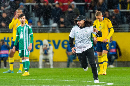 A pitch invader