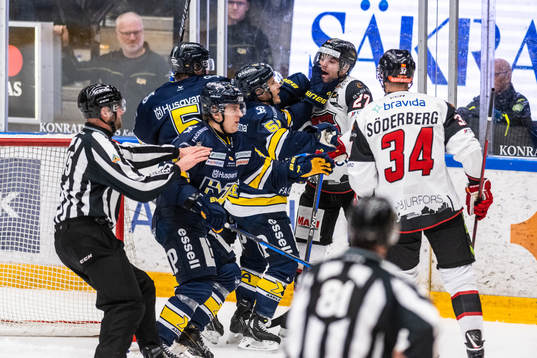HV71s Andy Miele och Malmö Redhawks Ponthus Westerholm  i