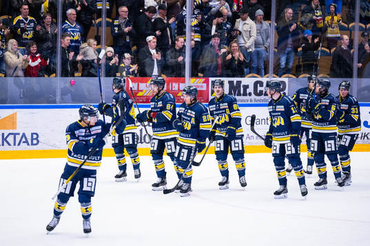 HV71s spelare jublar