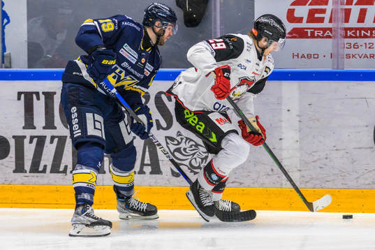 HV71s Sam Vigneault och Malmö Redhawks Eric Engstrand