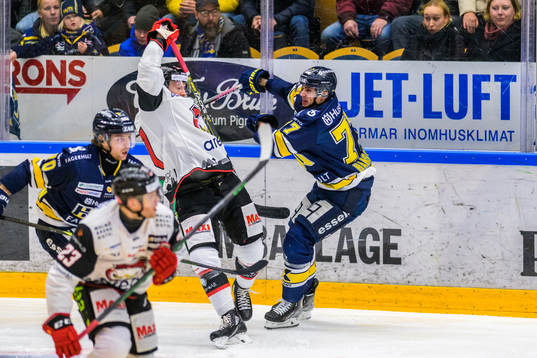 Malmö Redhawks Joakim Ryan och HV71s Herman Hansson