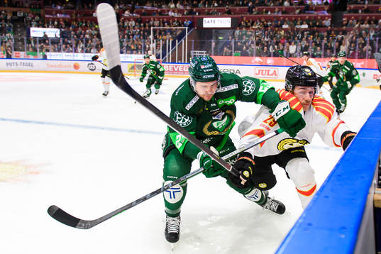 Färjestads Ville Pokka och Brynäs Oscar Birgersson