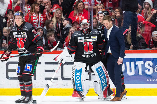 Örebros Rodrigo Abols, målvakt Jhonas Enroth och Henrik